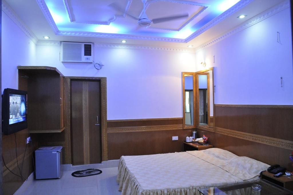 Hotel Heera Калькутта Номер фото
