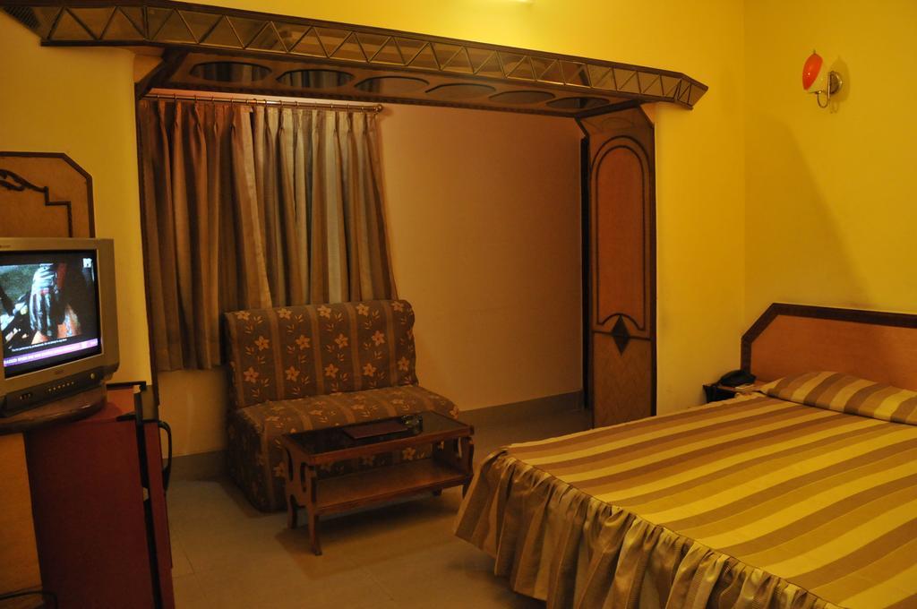 Hotel Heera Калькутта Номер фото