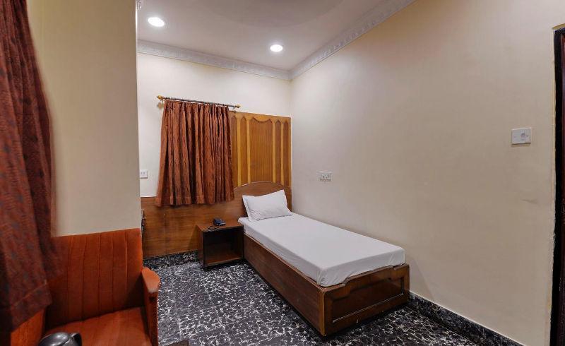Hotel Heera Калькутта Экстерьер фото