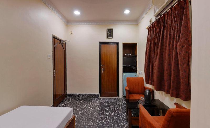 Hotel Heera Калькутта Экстерьер фото