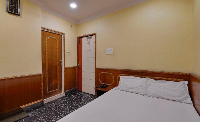 Hotel Heera Калькутта Экстерьер фото