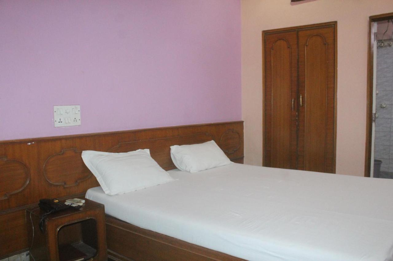 Hotel Heera Калькутта Экстерьер фото
