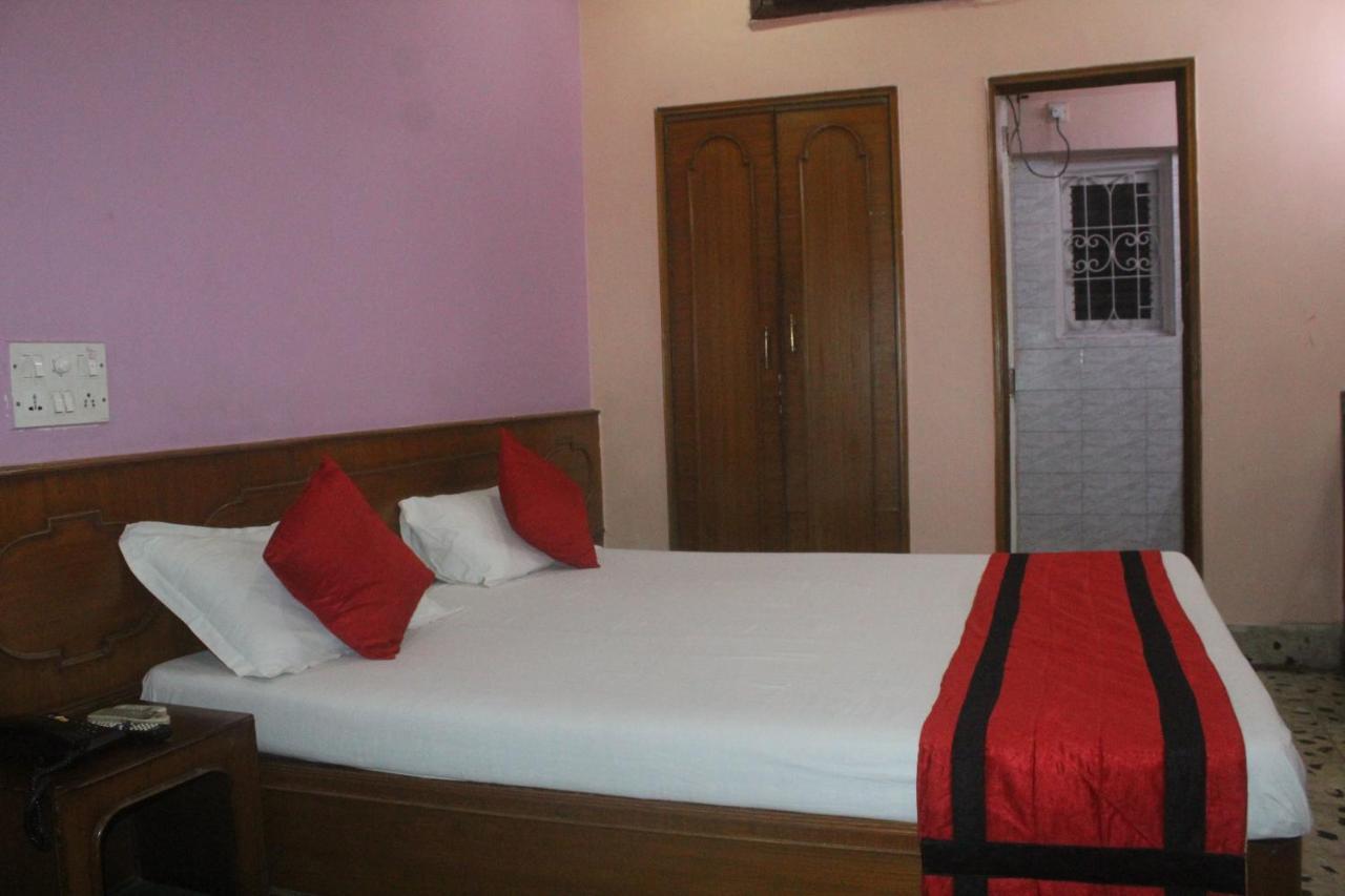 Hotel Heera Калькутта Экстерьер фото